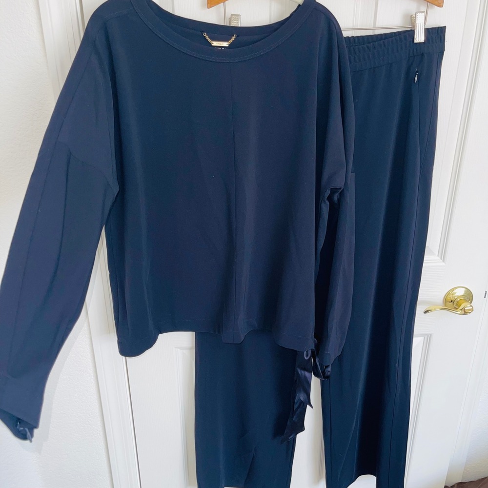 Marc Cain "Objet of Love" 2 Piece Set Black Silk Blend Side Tie Top Pants N3/US8